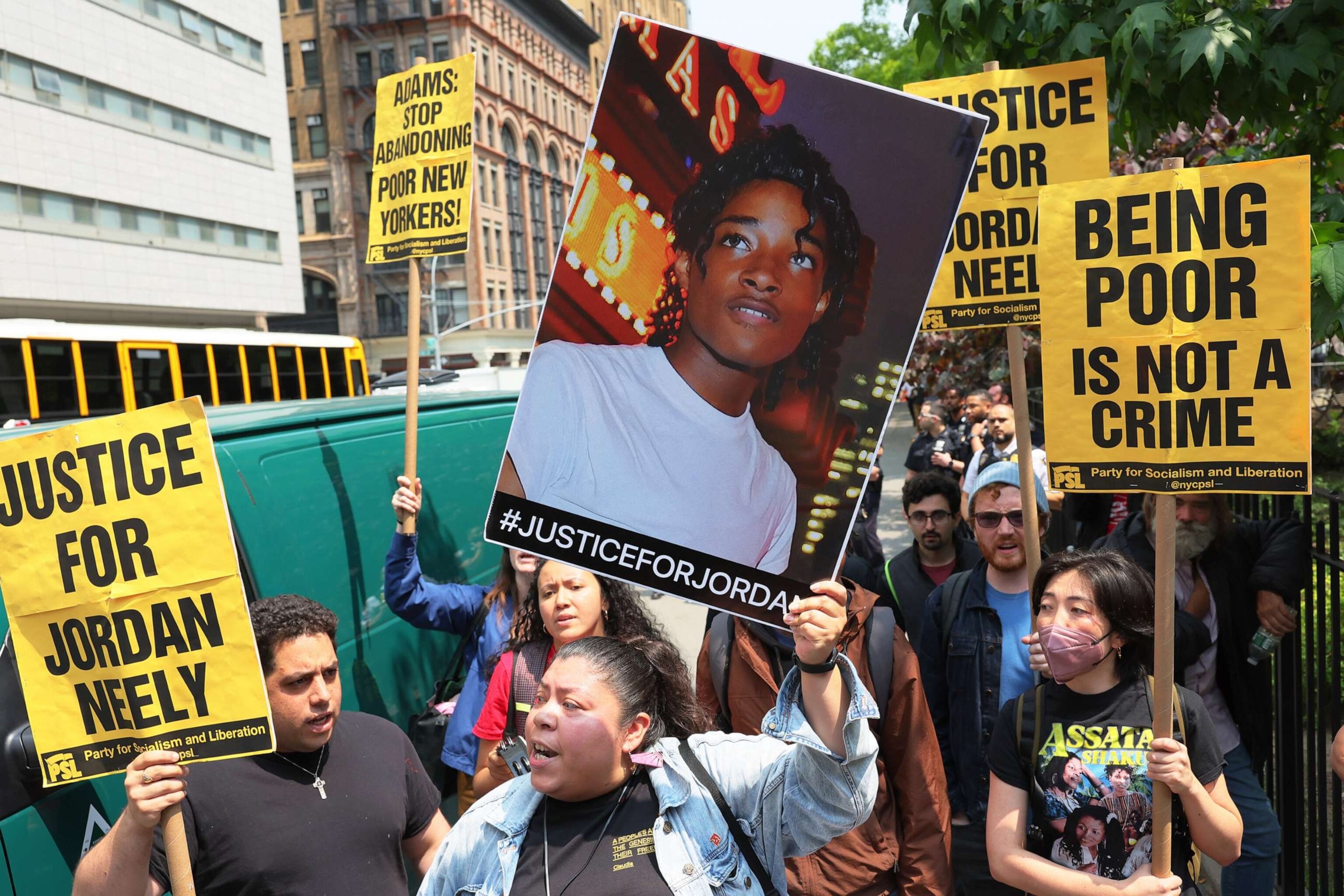 PHOTO: Supporters of Jordan Neely protest a rally in support of Daniel Penny, May 24, 2023, in New York City.