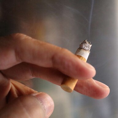 smoking 2 cigarettes at a time New study indicates as few as 2 cigarettes daily increases risk of death