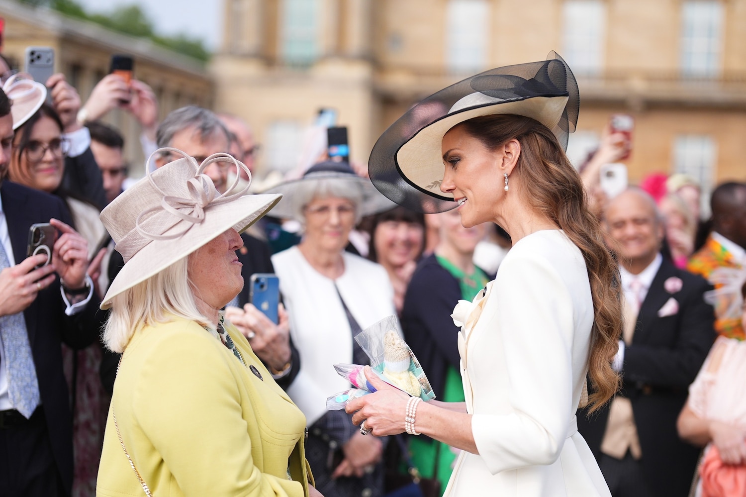 Prince William, Kate Middleton step out at Buckingham Palace garden party -  ABC News