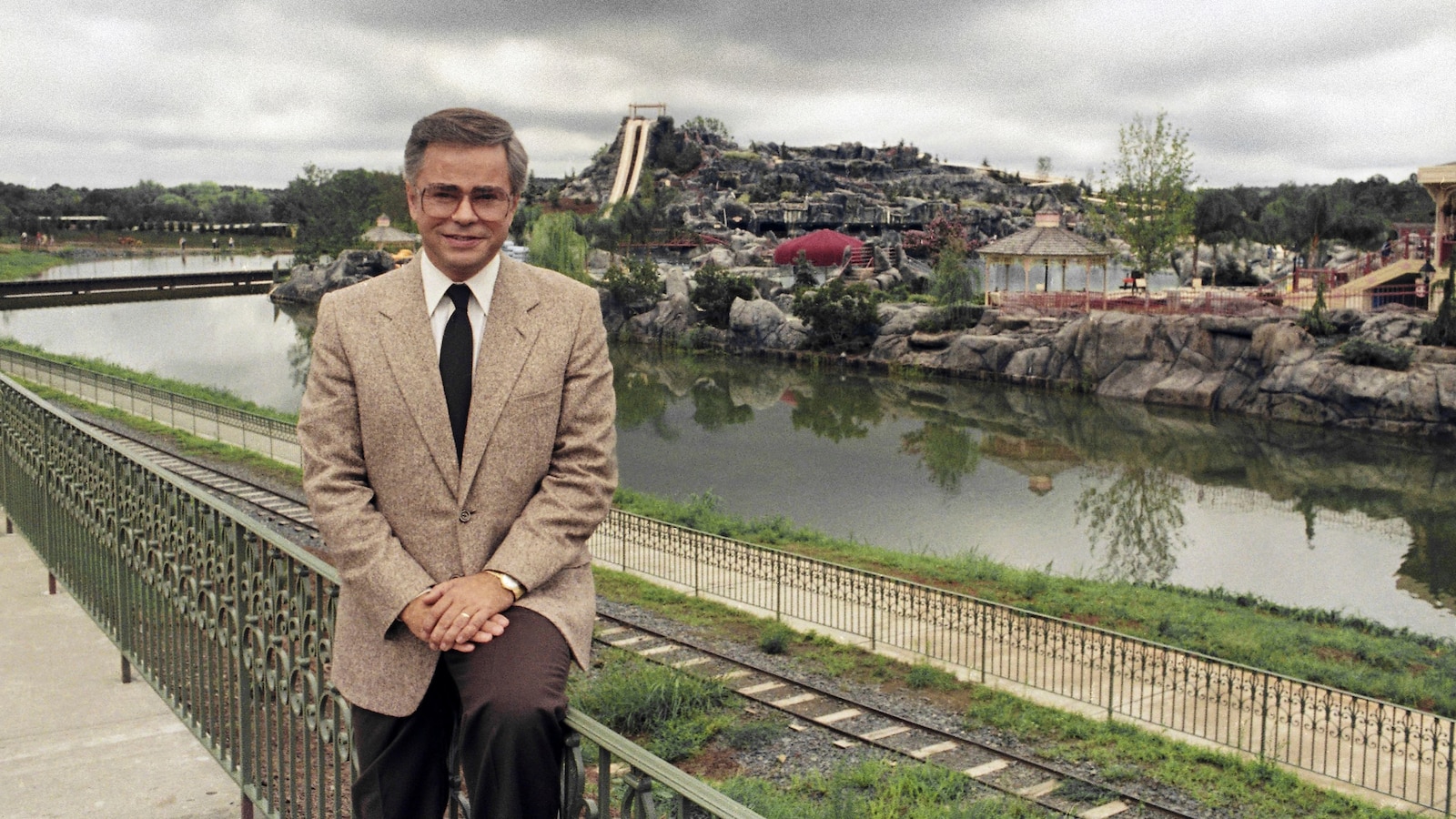 Jim Bakker, who built ‘PTL Club’ televangelism empire, has died at 86