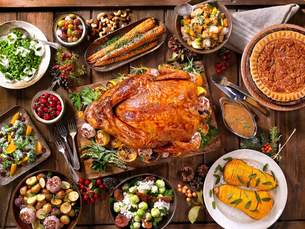 PHOTO: Holiday Turkey Dinner