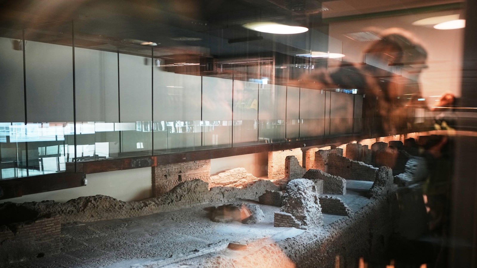 Рим открива дългоочакваната метростанция Colosseum с изложби на открити артефакти