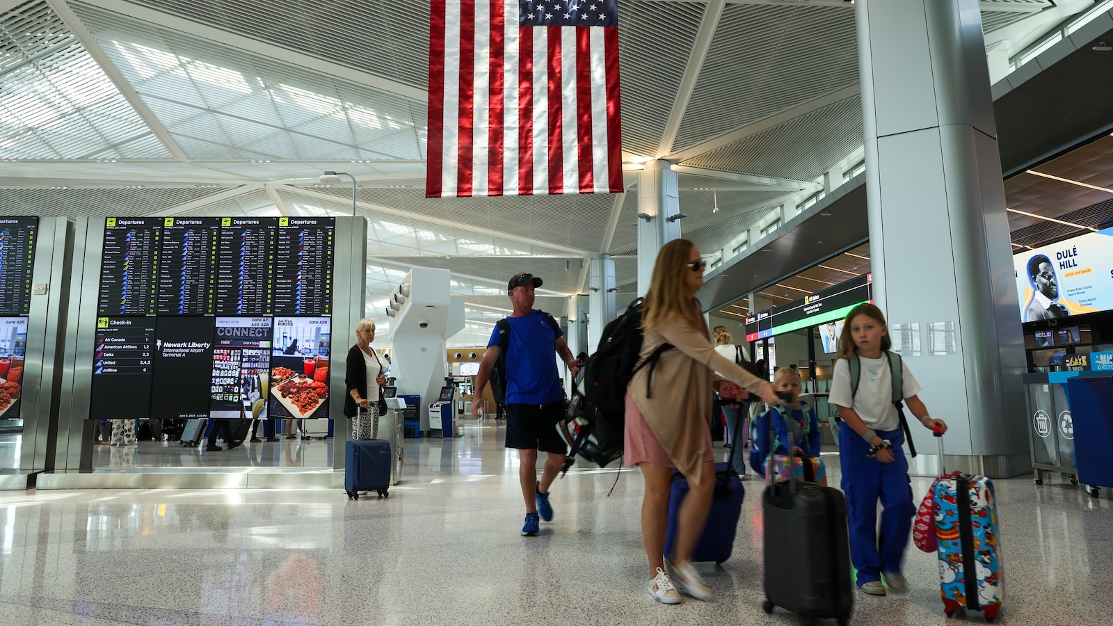 Summer travel forecast: Busiest days to fly and how to save on airfare