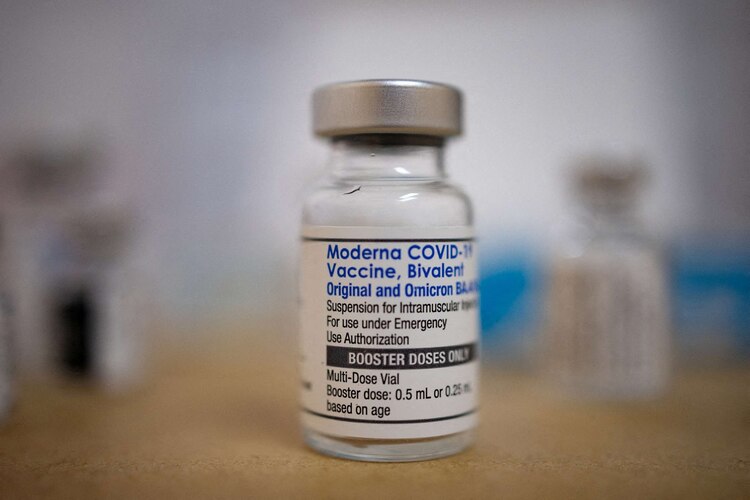 b12 injection and covid booster What to know about the updated COVID-19 vaccine who should get it Vitamin B12 Injections: What You