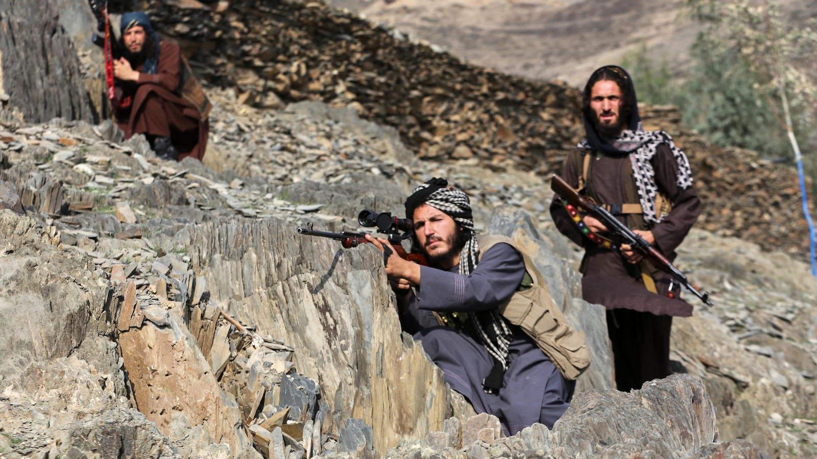 وزعمت باكستان وأفغانستان أنهما قتلتا العشرات من جنود بعضهما البعض في قتال لا هوادة فيه