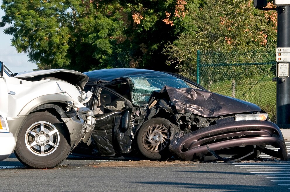 PHOTO: Two car crash.