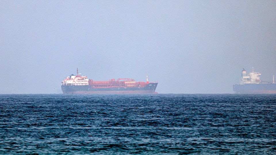 Oil Tops $100 After Red Sea Attacks