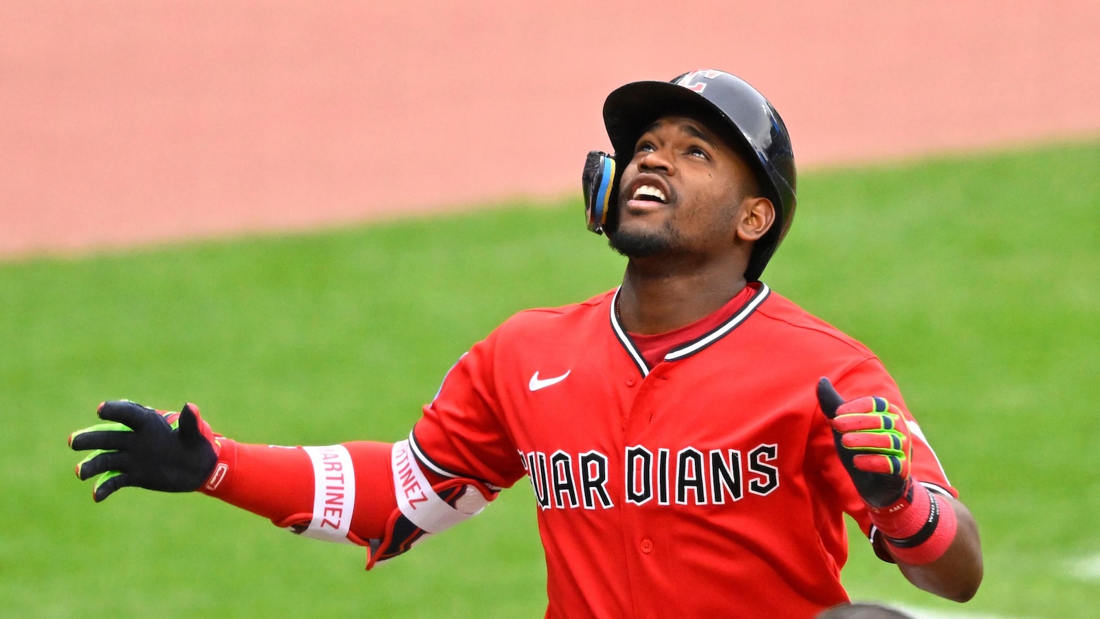 Chase DeLauter's bases-loaded triple helps Guardians rally for 8-5 victory over Astros