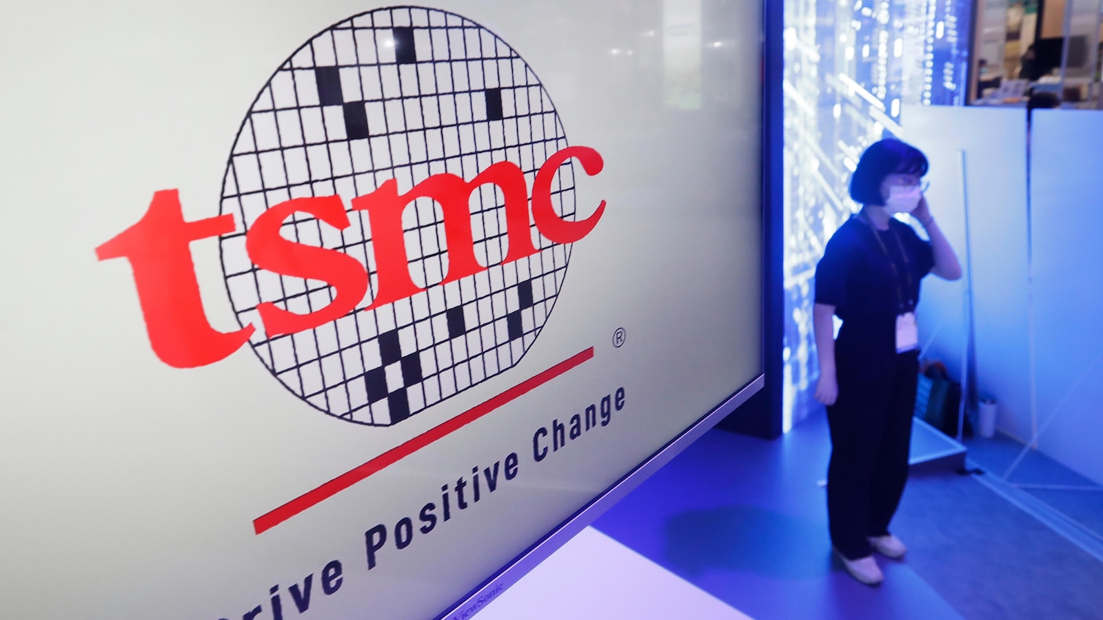 Taiwan computer chip maker TSMC to expand investment as profit jumps 35%