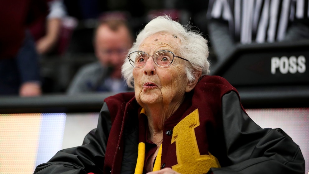 Beloved March Madness icon Sister Jean dies at 106 - ABC News
