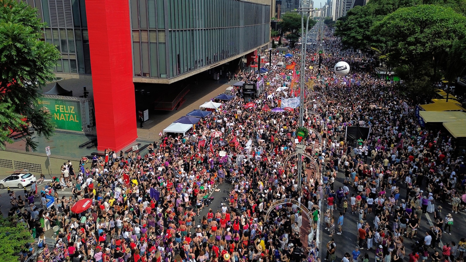 Жени протестират срещу насилието, основано на пола в цяла Бразилия след шокиращи случаи