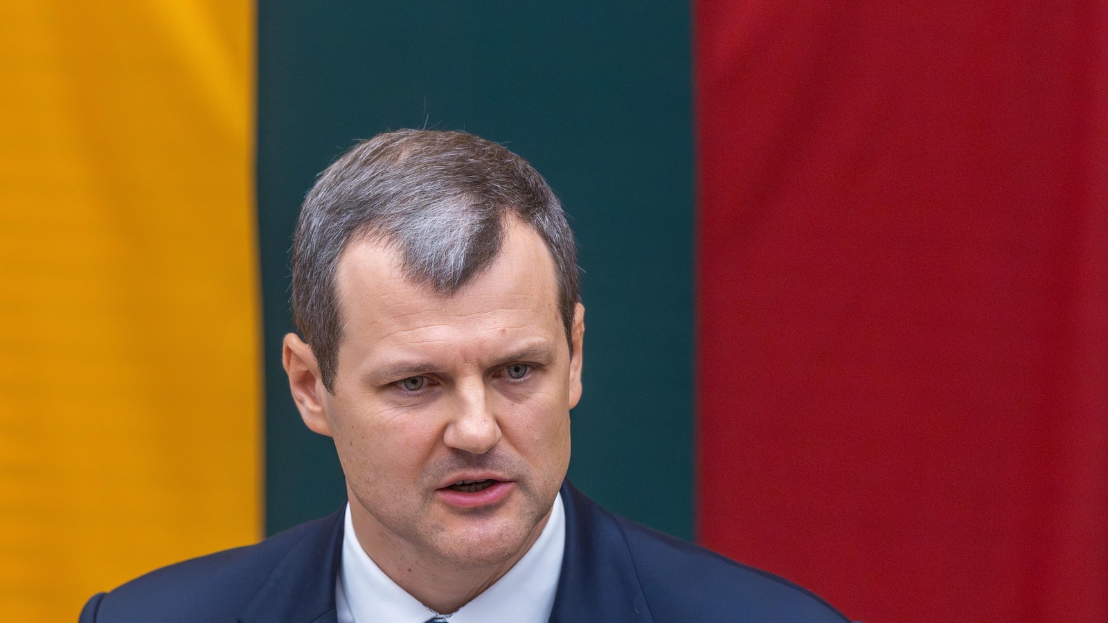 Lithuanian PM Paluckas Resigns Amid Corruption Probe, Protests, Cabinet Collapse Expected