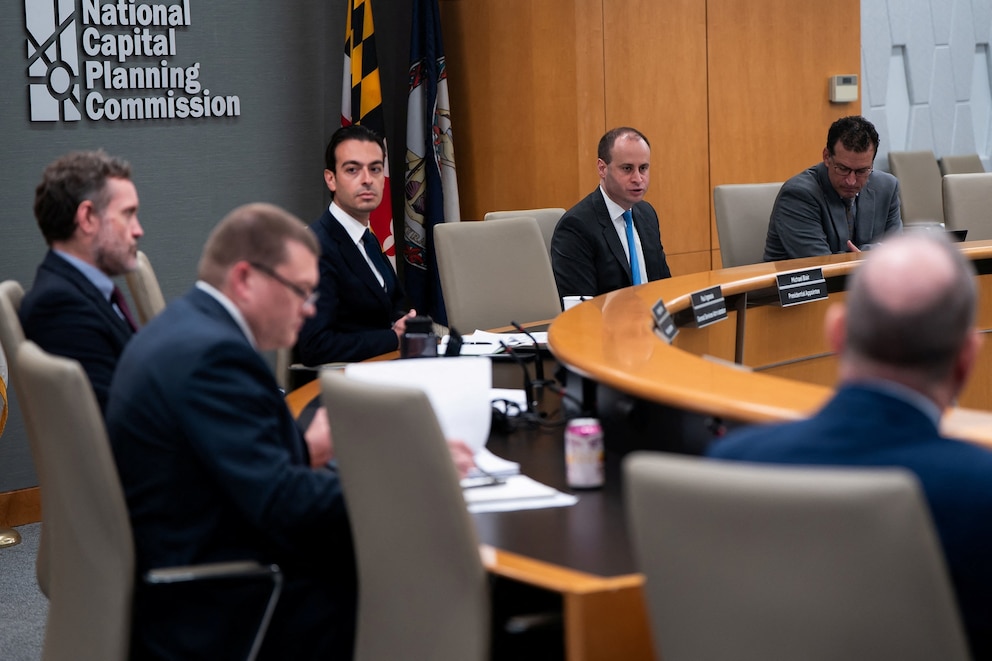 PHOTO: National Capital Planning Commission meeting discussing U.S. President Donald Trump's proposed 259-foot (79-meter) tall Independence Arch in Washington