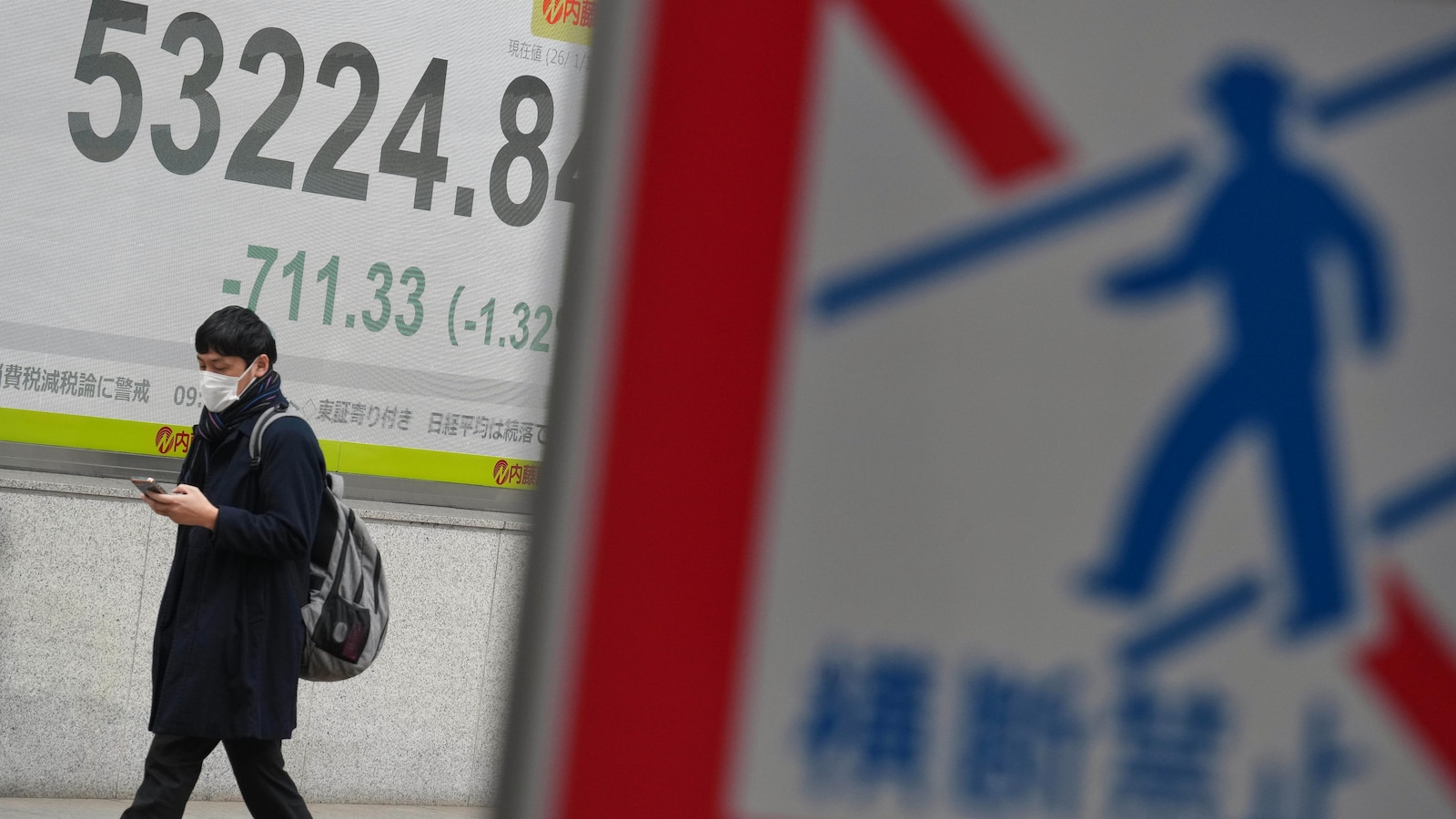  US futures sink after Trump warns of higher tariffs for 8 countries over Greenland issue