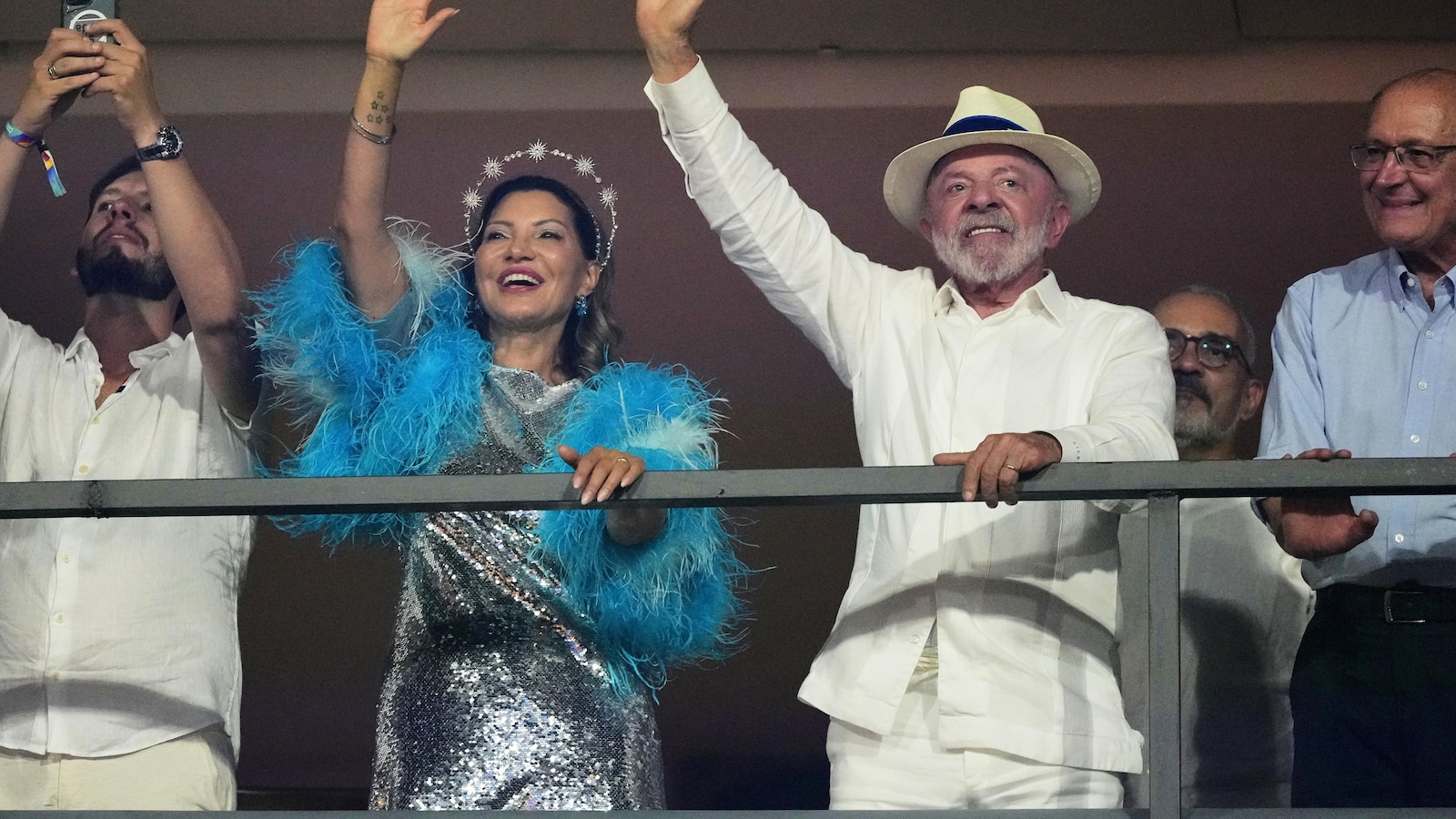 De Braziliaanse Lula krijgt een imagoboost tijdens Rio Carnival, maar loopt ook juridische risico’s