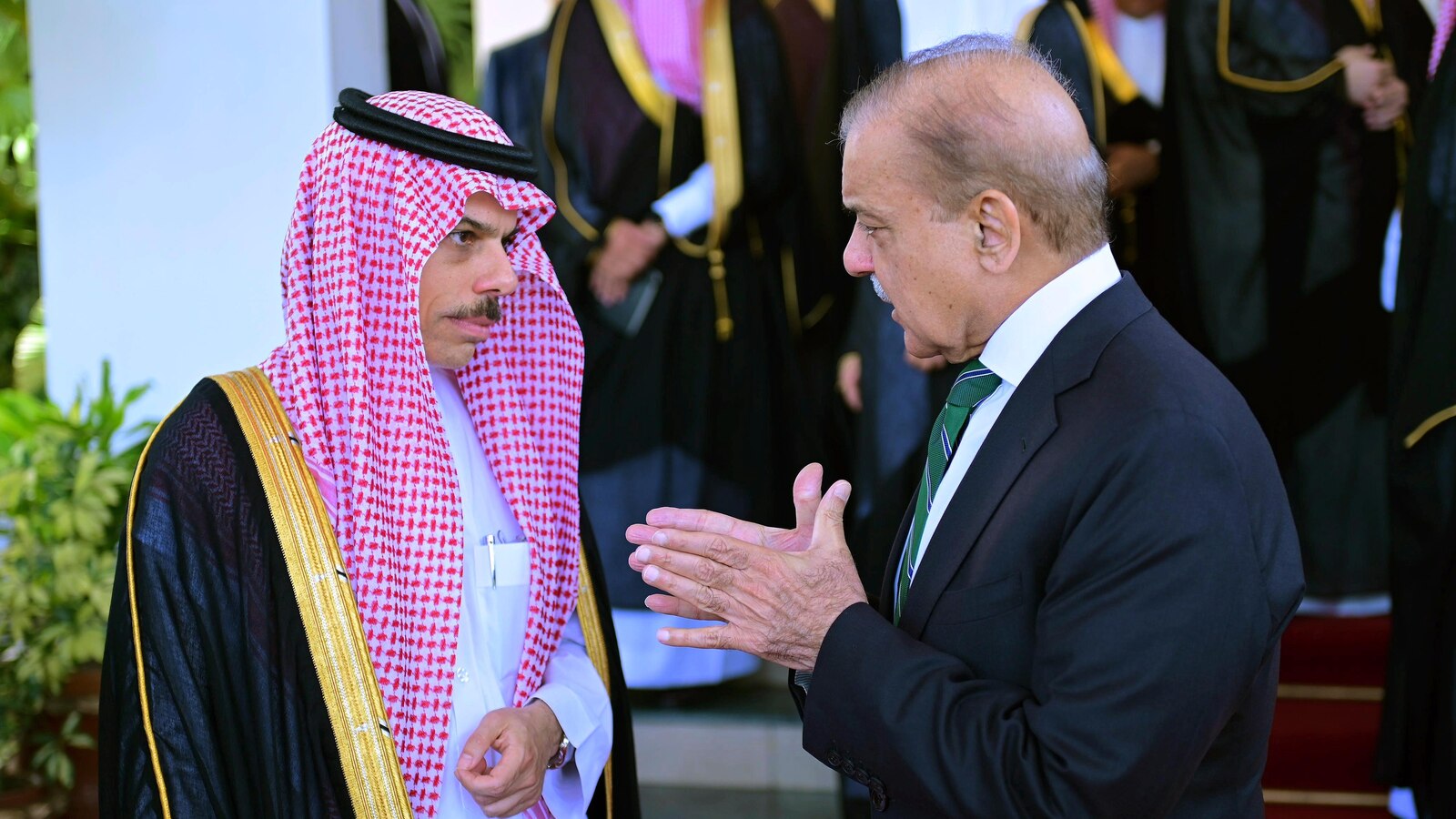 Pakistan's premier calls for closer cooperation with Saudi Arabia to enhance investment in Pakistan