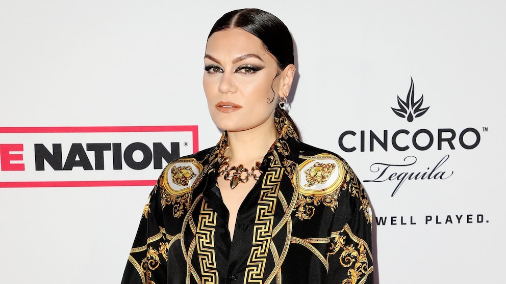 Jessie J hospitalized for infection following breast cancer surgery