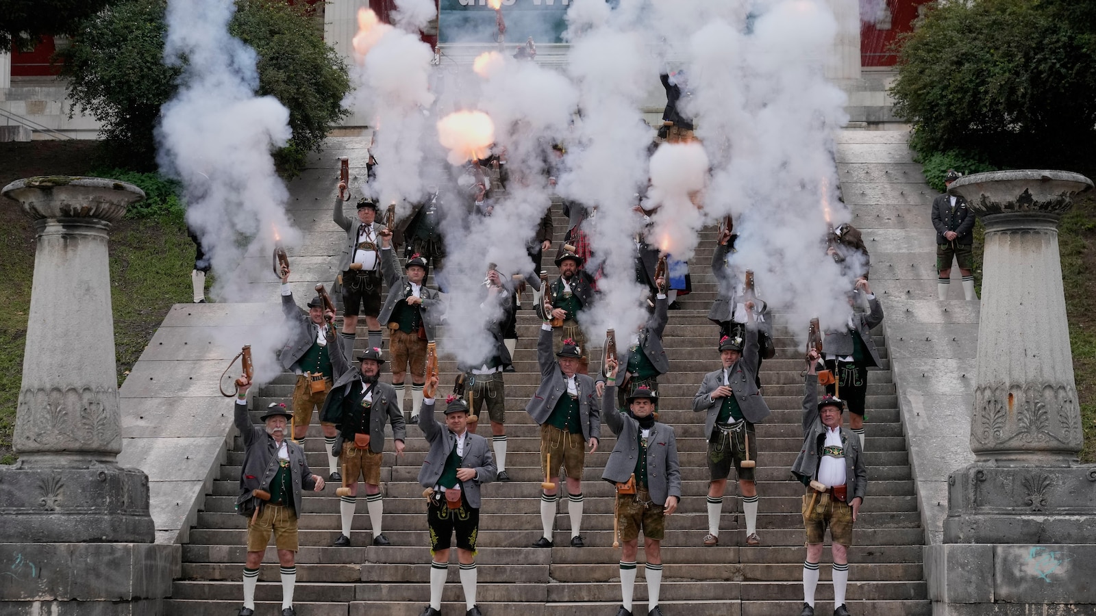 Октоберфест завършва в неделя с традиционния баварски поздрав 