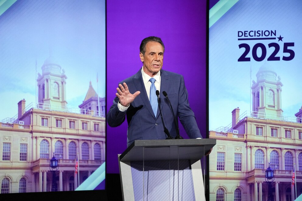 PHOTO: US-POLITICS-VOTE-NEW YORK-DEBATE