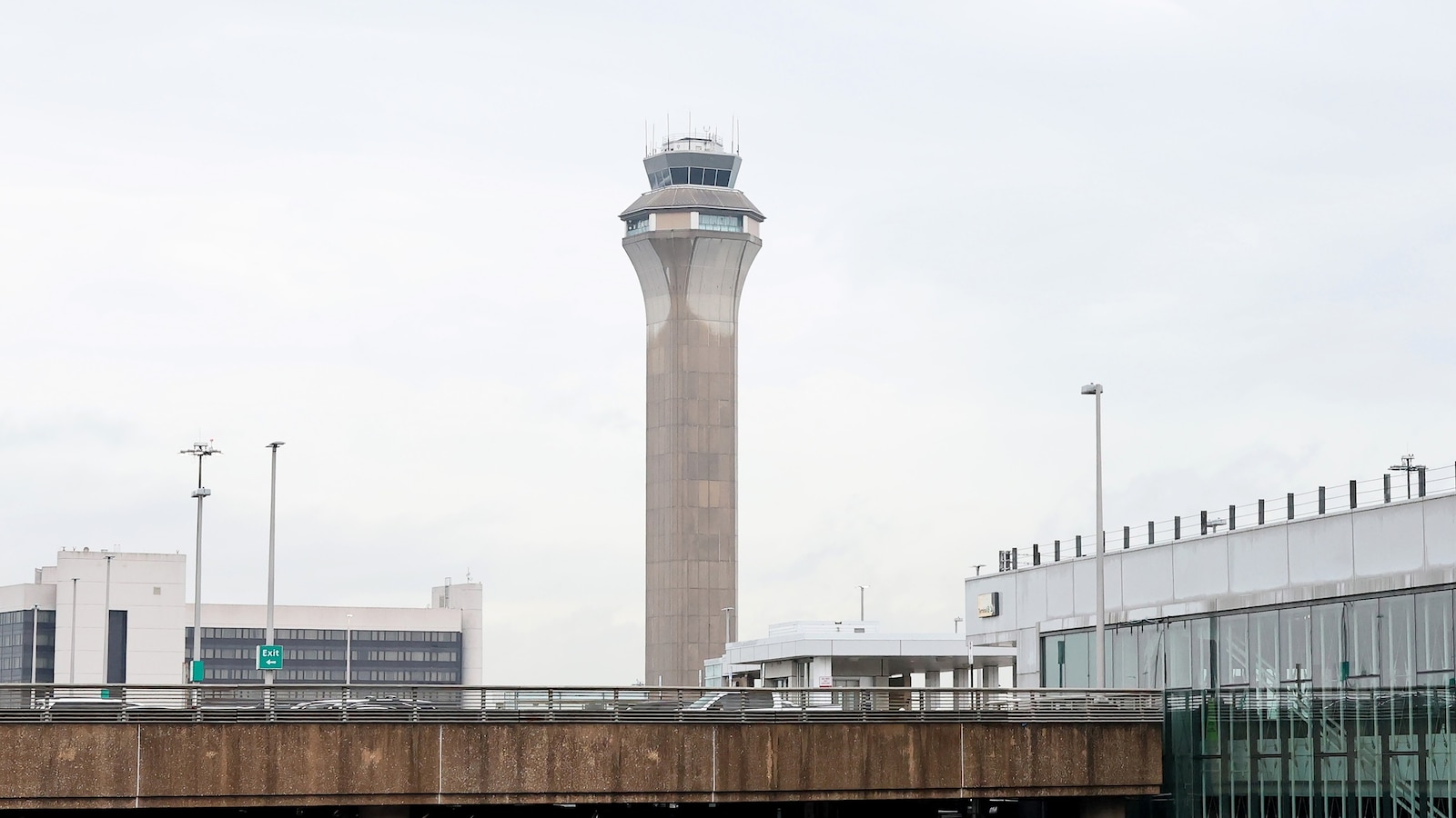 Alaska Airlines flight, FedEx cargo plane nearly collide at Newark airport: Radar data