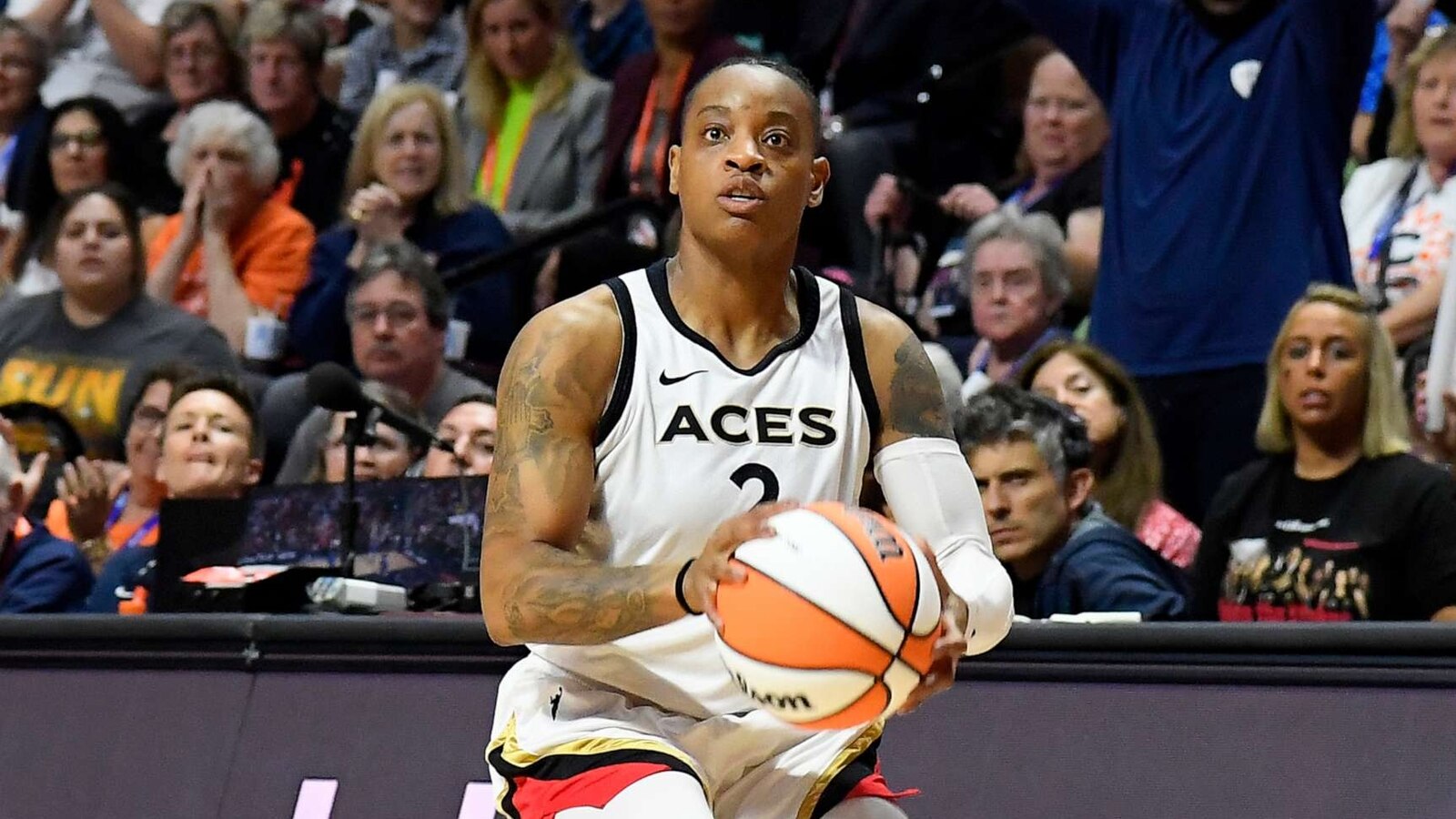 WNBA star Riquna Williams arrested in connection to domestic violence
