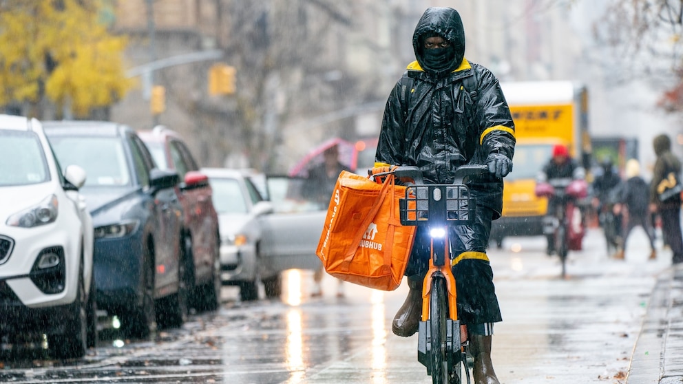 NextImg:Major storm targets East Coast ahead of holiday travel rush