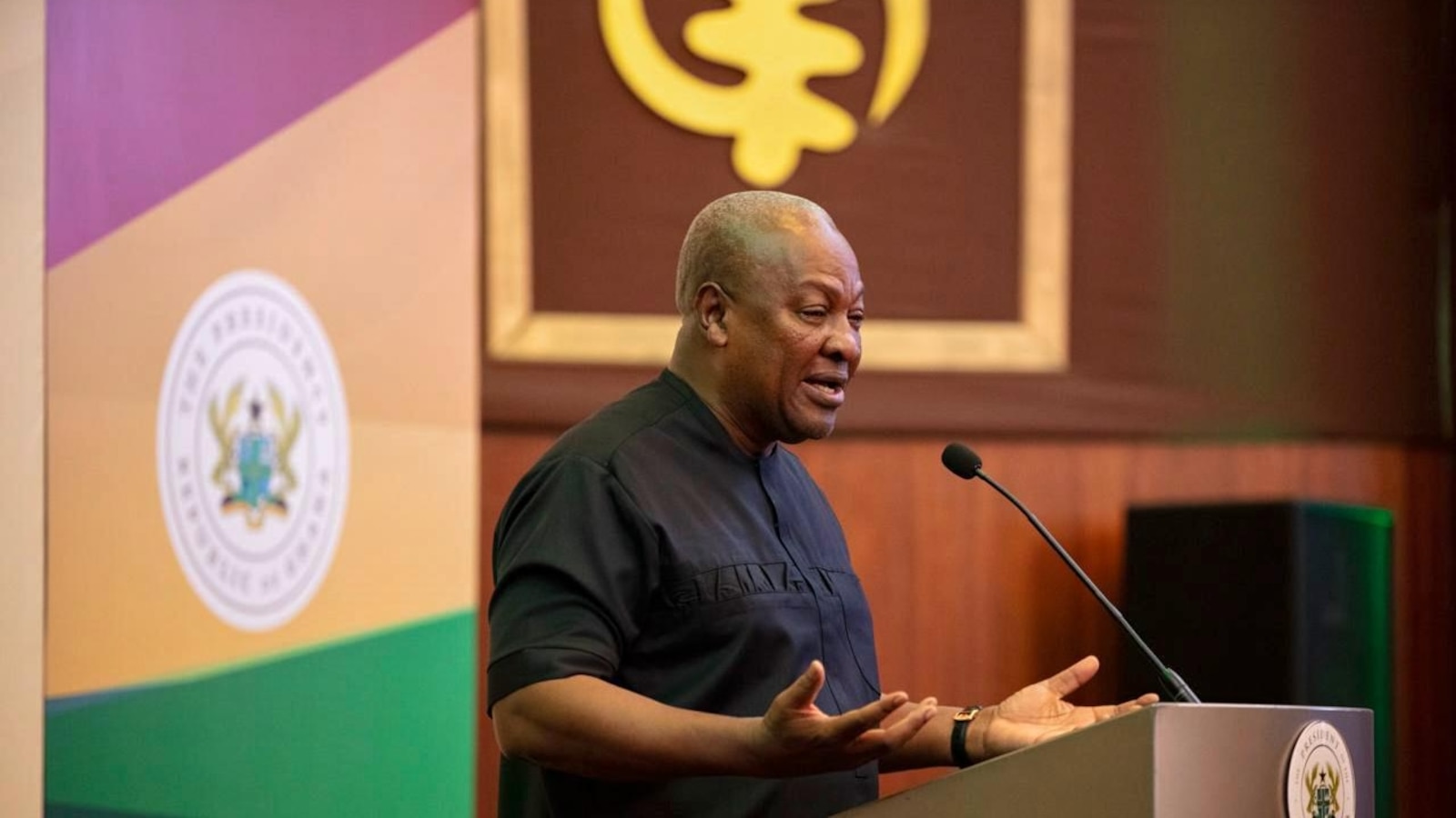 Some US deportees to Ghana say they are still held there, contradicting Ghanaian authorities