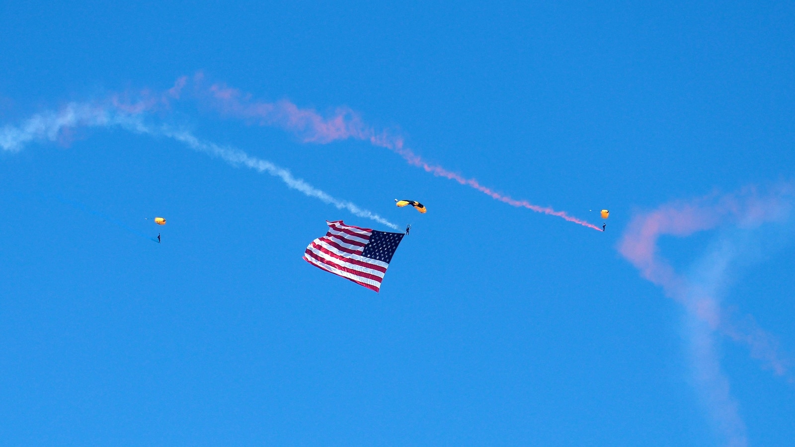 Disney Celebrates America live updates: DC's Reagan Airport closes for fireworks