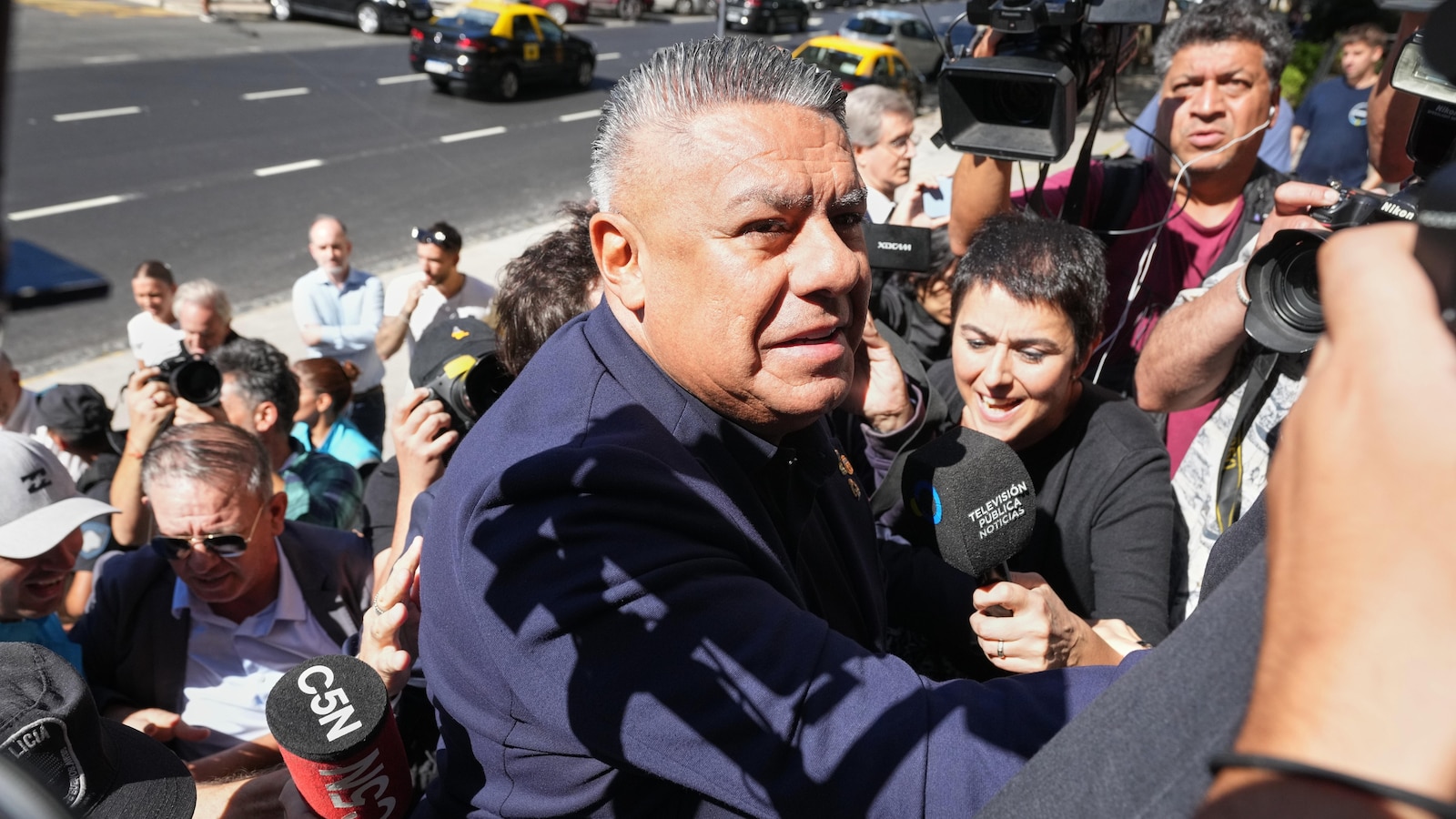 La defensa del título de la Copa Mundial de Argentina se ve oscurecida por la agitación en la escena del fútbol doméstico.