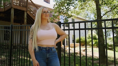 Teachers' OnlyFans side hustles lead to resignation, public battle ...