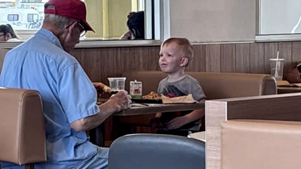 Video Toddler joins veteran for breakfast sparking emotional responses