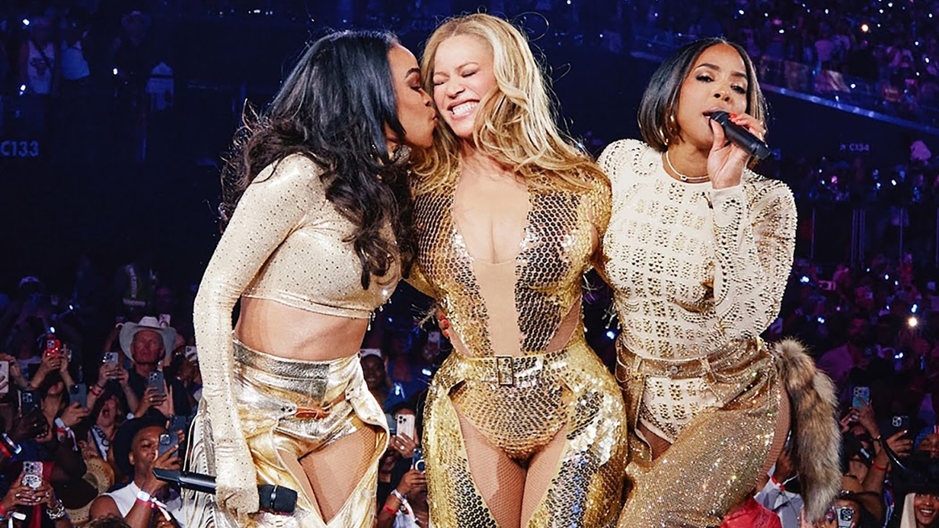 Beyoncé surprises fans with Destiny's Child reunion at final