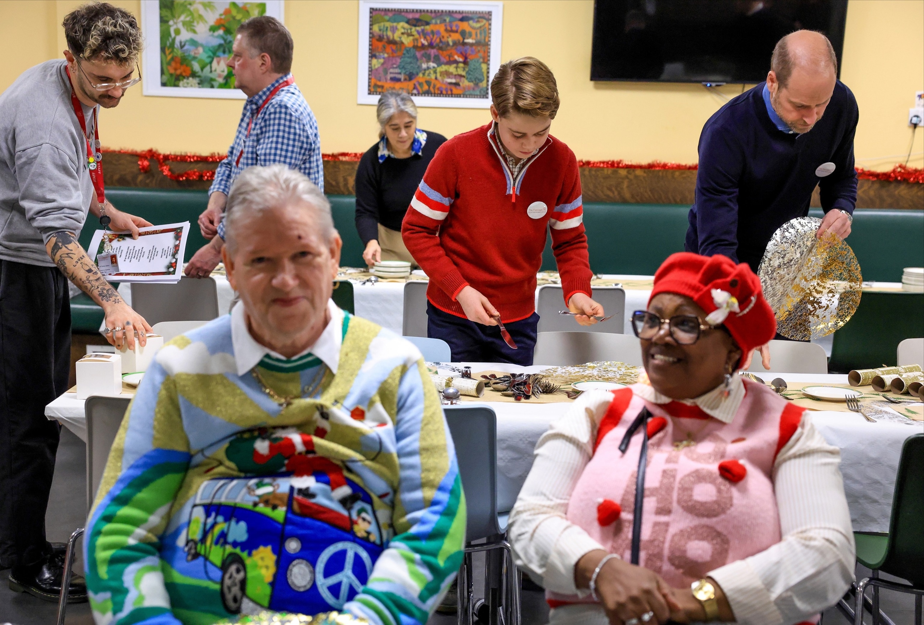 Prince William brings Prince George to volunteer at homelessness ...