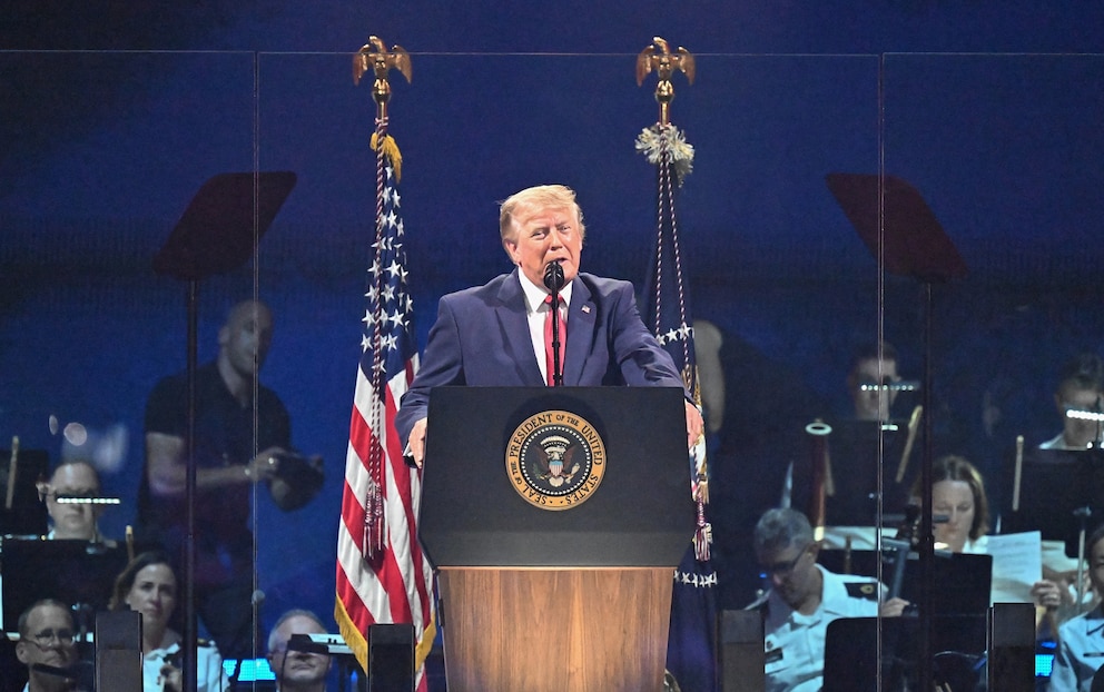 PHOTO: US-POLITICS-ANNIVERSARY-250