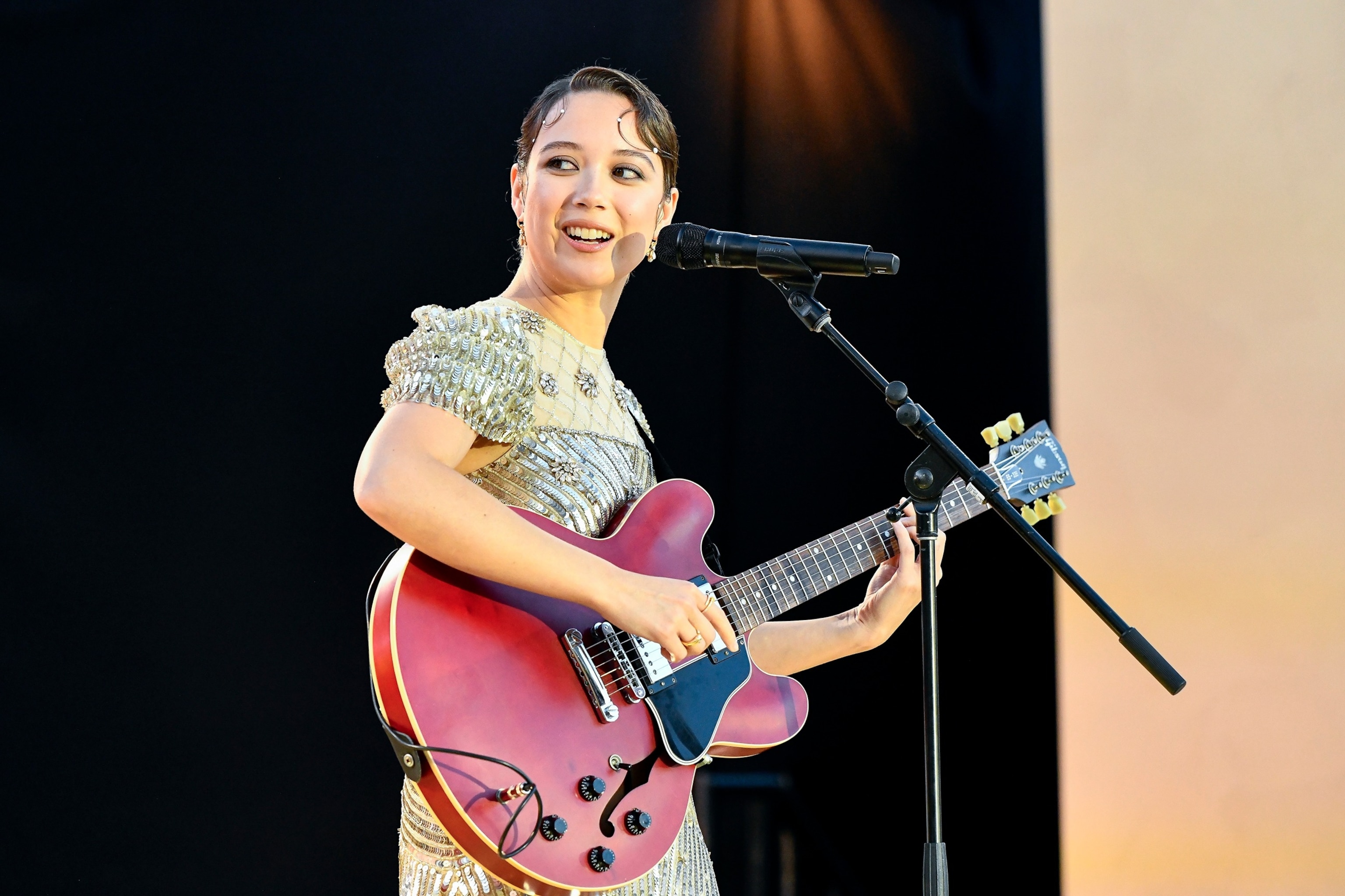 Laufey announces A Matter of Time Tour across North America with Suki