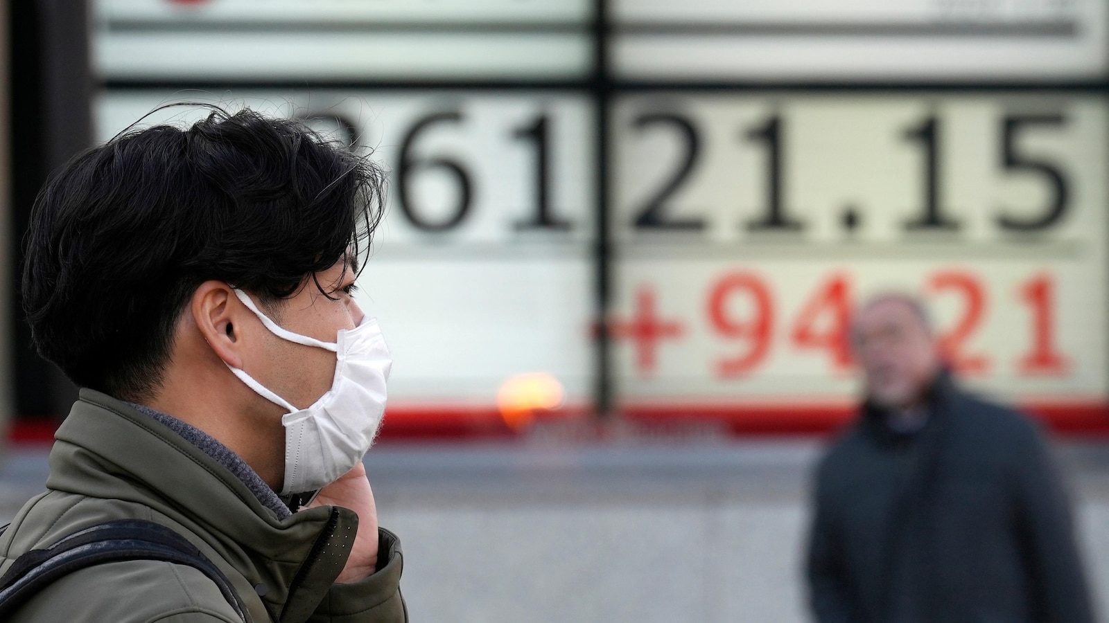 Stock market today: Asian shares are mixed, with Chinese shares falling, ahead of Fed rate decision