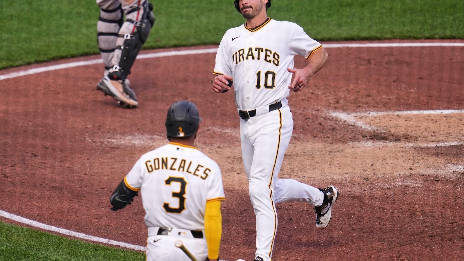 Nick Yorke’s walk-off single lifts the Pittsburgh Pirates past the Baltimore Orioles 3-2