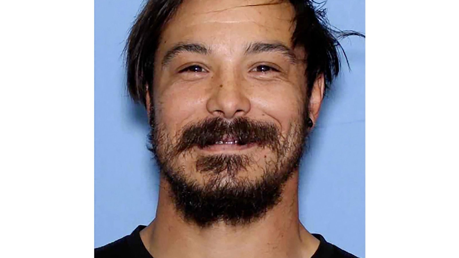 Officials find remains they believe are Travis Decker, wanted in killings of his 3 young daughters