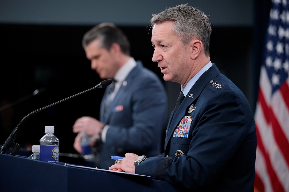 PHOTO: U.S. Secretary of Defense Pete Hegseth and Chairman of the Joint Chiefs of Staff General Dan Caine hold a briefing amid the U.S.-Israeli war on Iran, at the Pentagon