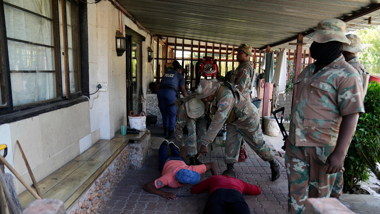 South Africa deploys troops in Johannesburg to tackle organized crime