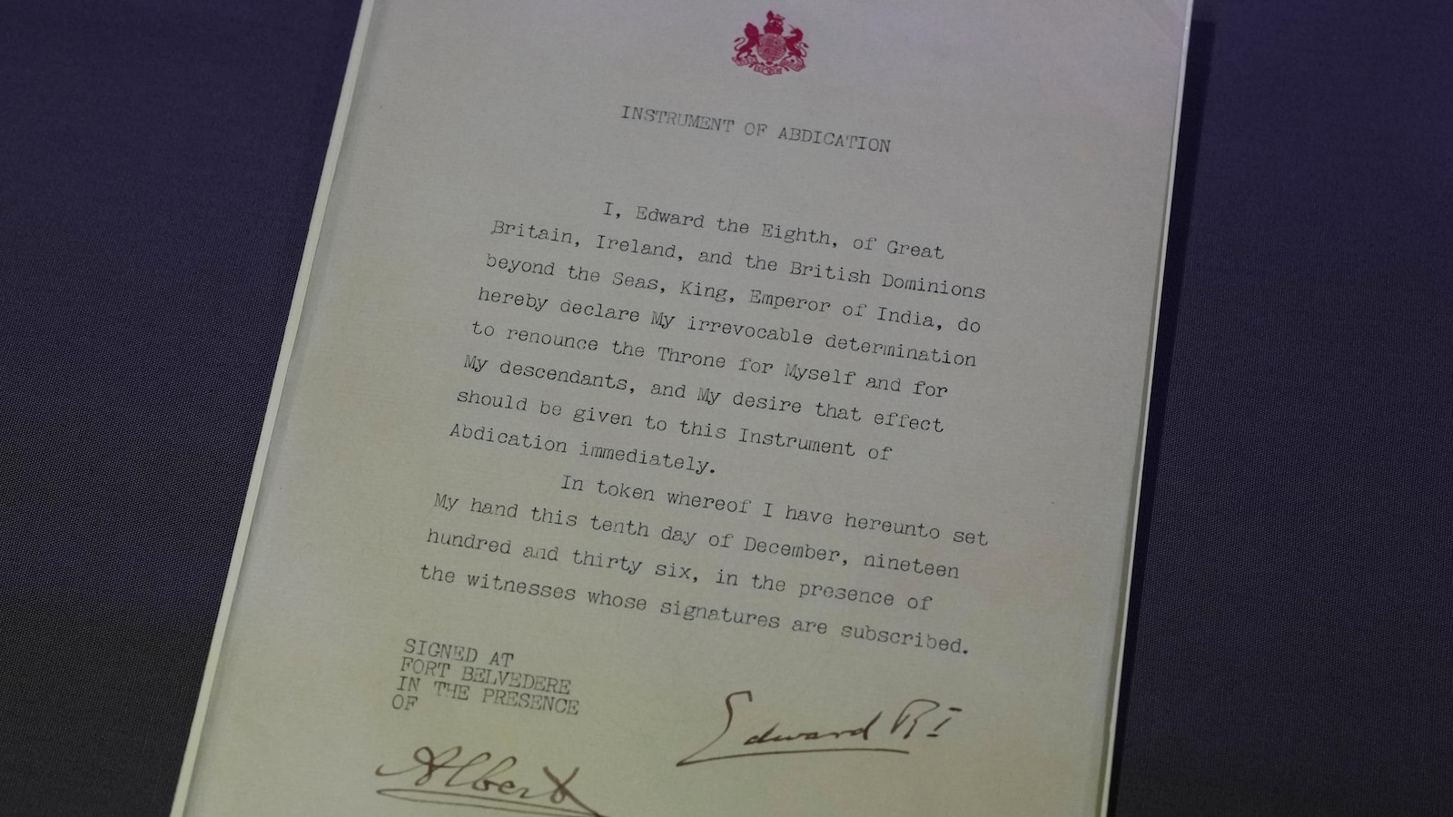 Любовни писма обхващащи пет века са изложени в Националния архив