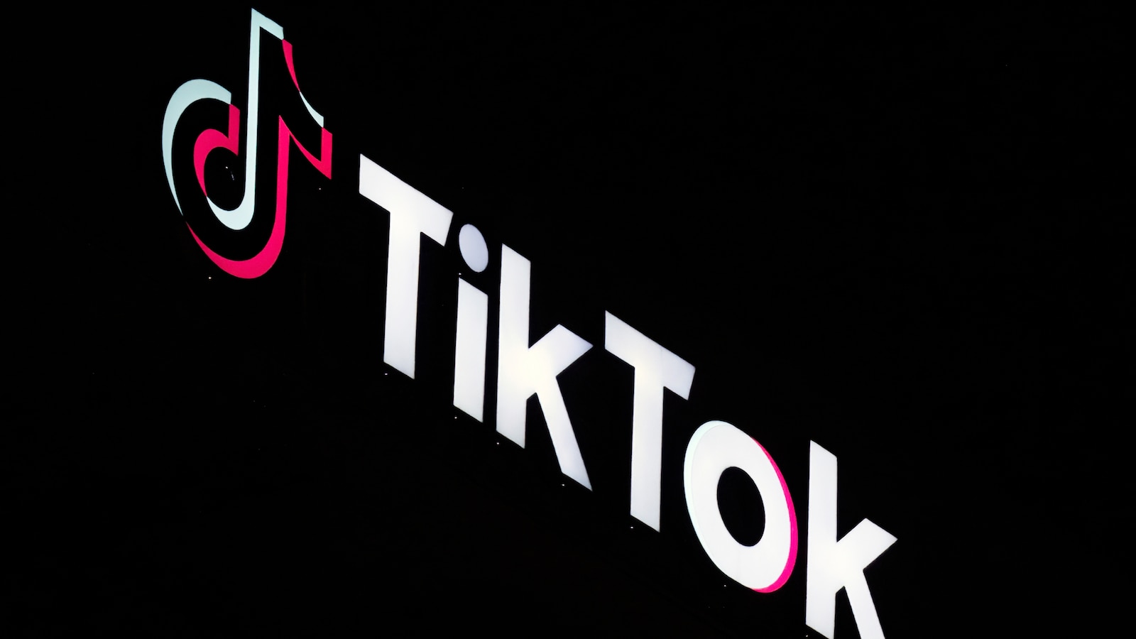 TikTok settles lawsuit with Alabama for at least $100 million, will implement safety features TikTok settles lawsuit with Alabama for at least $100 million, will implement safety features