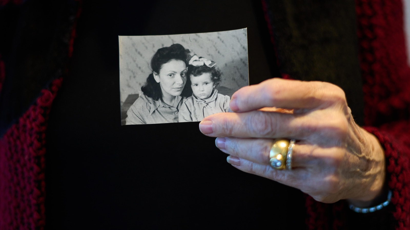 Оцеляла от Холокоста, родена в концентрационен лагер, споделя своята история