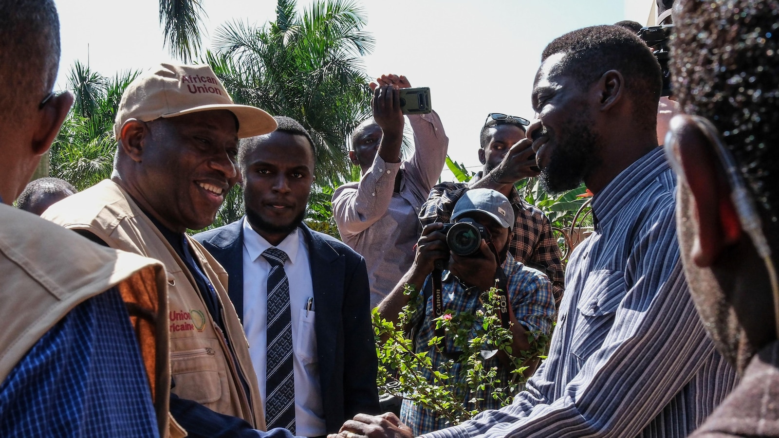 Voting begins in Uganda’s presidential election during internet shutdown and polling station delays