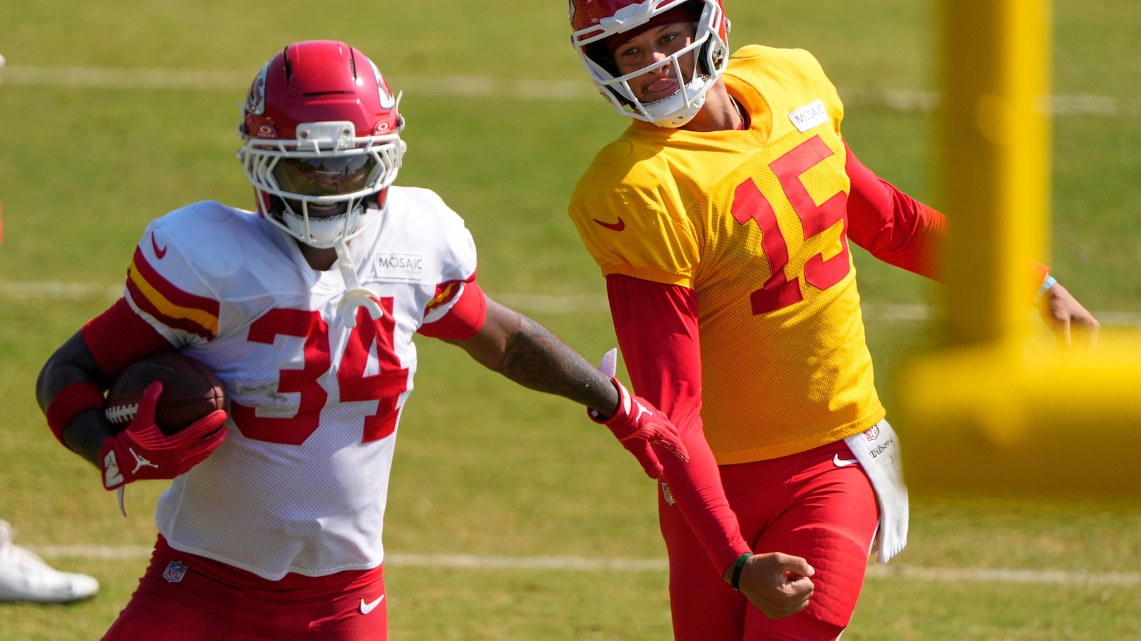 Cardinals, Chiefs Open 2025 Preseason With Starters Playing Quarter