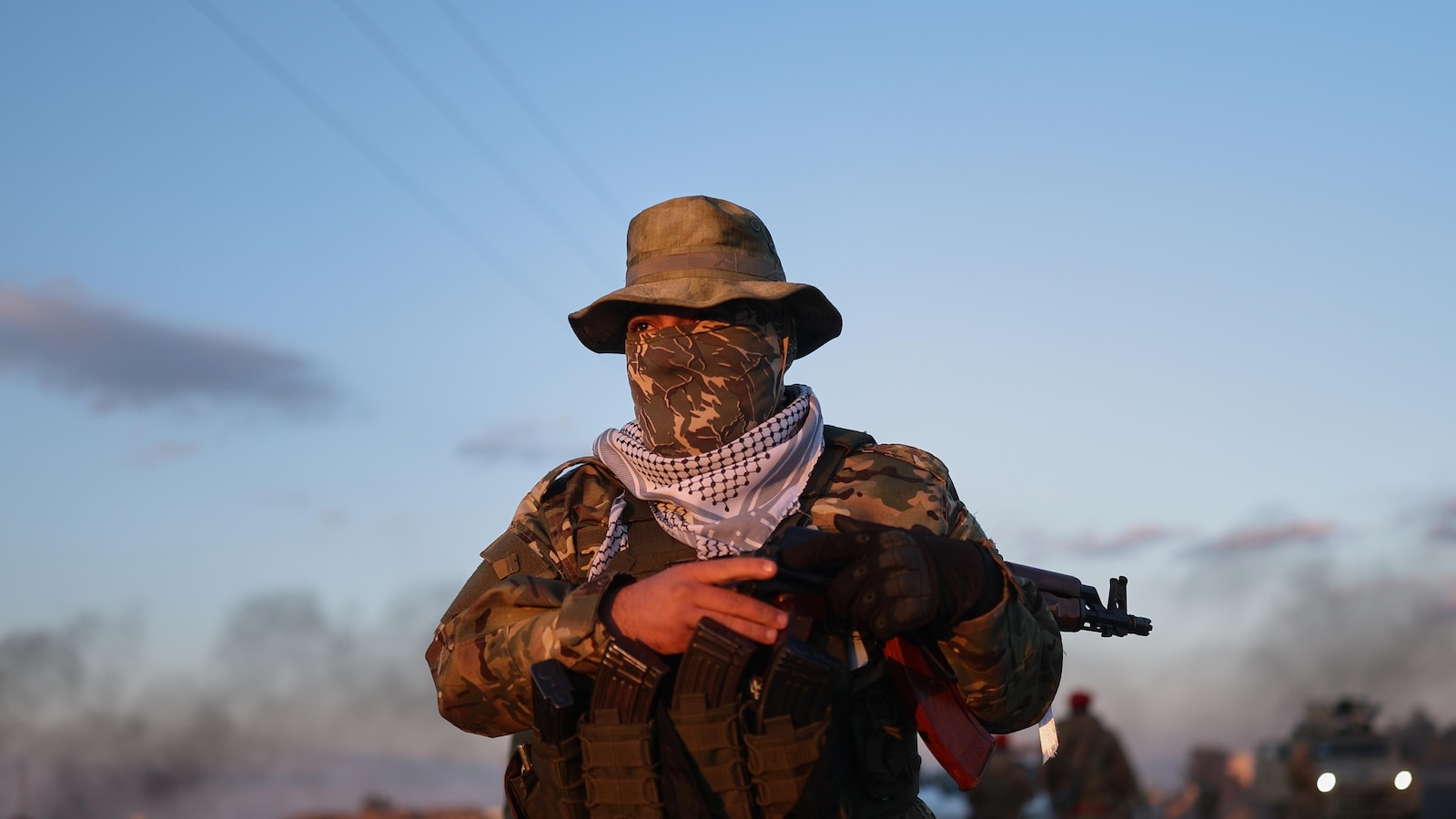 Сирийските правителствени сили и кюрдските бойци са се сблъскали около