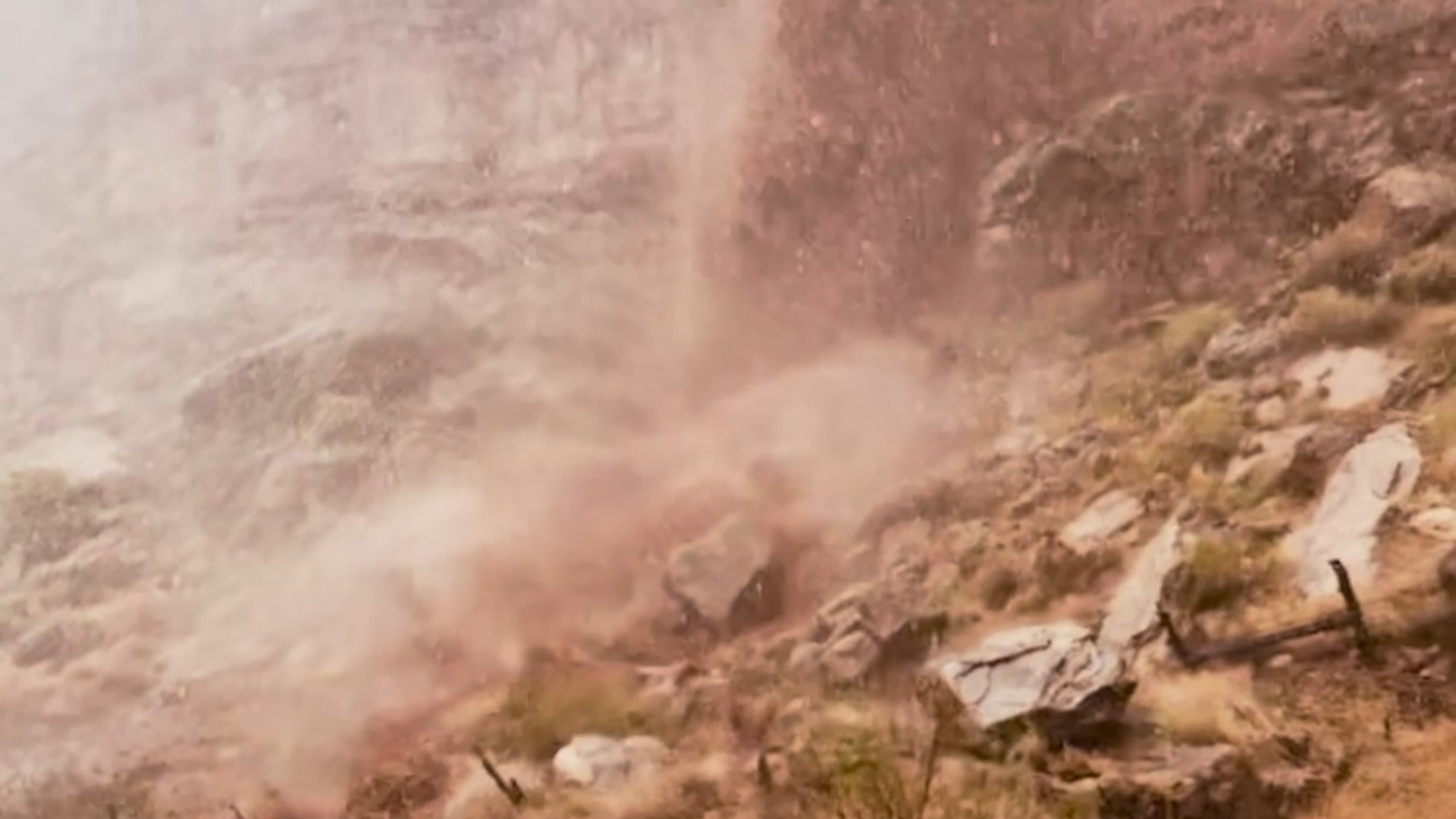 Floods hit Zion National Park in Utah - ABC News