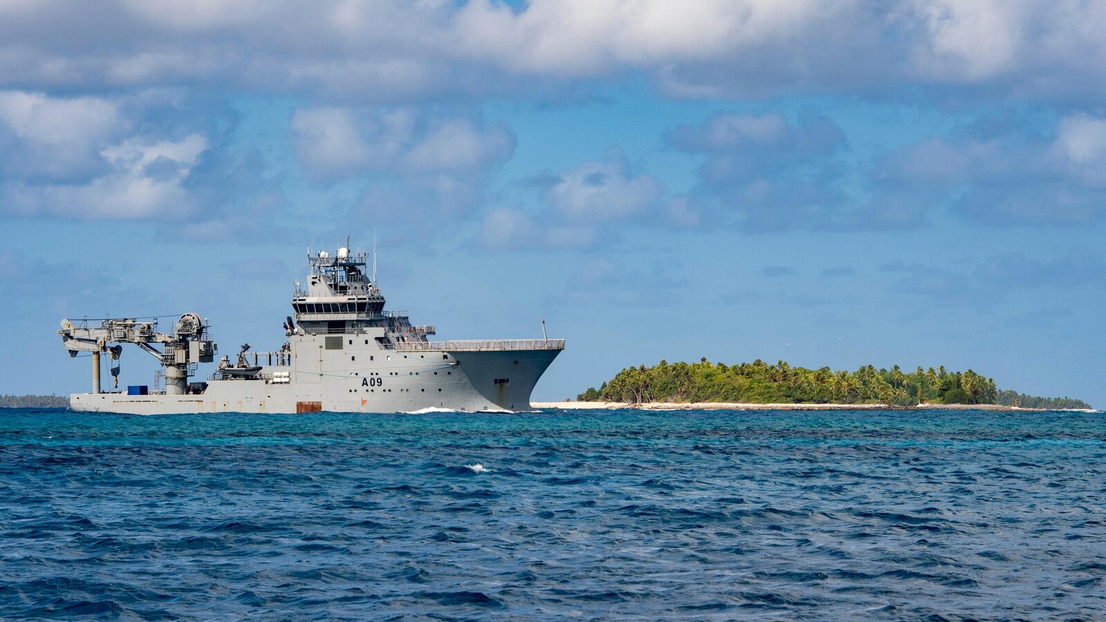 Samoa warns of 'highly probable' oil spill from New Zealand navy ship