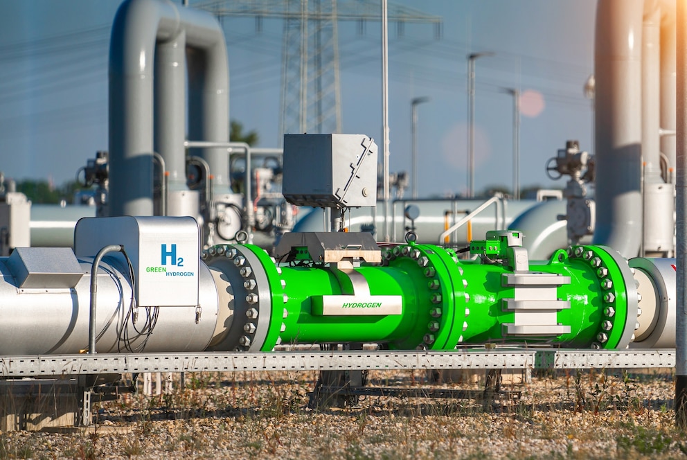 PHOTO: Green Hydrogen renewable energy production pipeline - green hydrogen gas for clean electricity solar and windturbine facility