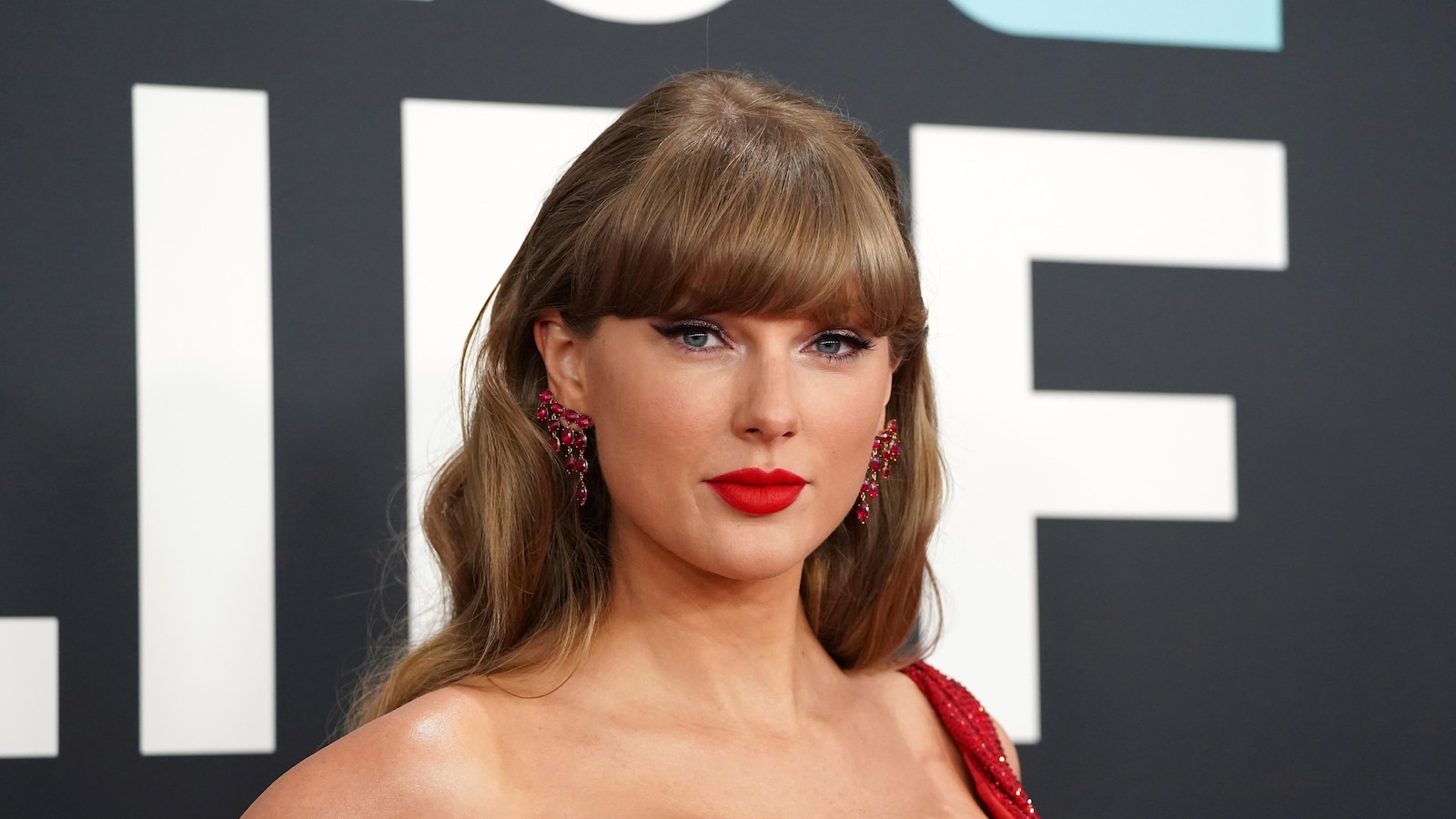 Taylor Swift's ‘The Life of a Showgirl’ makes history by selling 4 million copies in first week